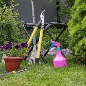 Several garden tools to consider for gifts